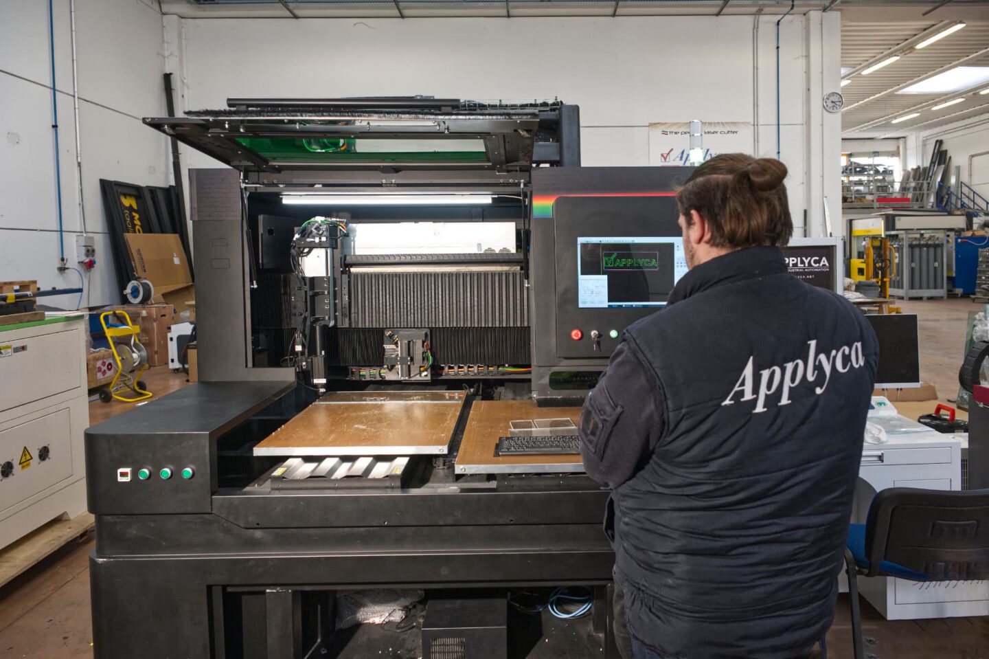 Taglio laser per vetro 4 applyca taglio laser 4